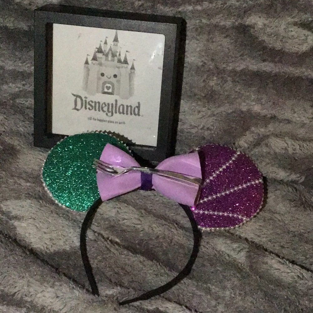 Minnie Mouse ears